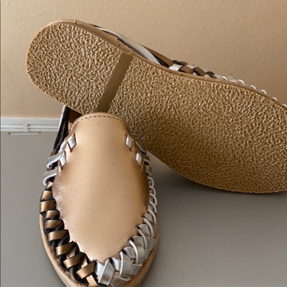 Shoes - Picture 3 of 4